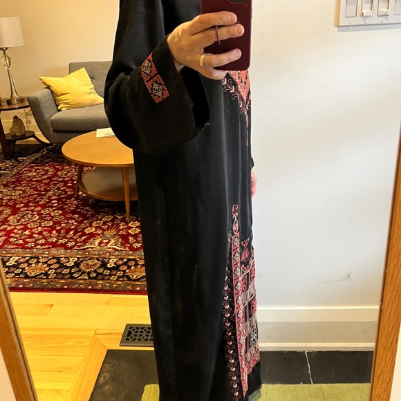 New Palestinian Thobe - Picture 3 of 8